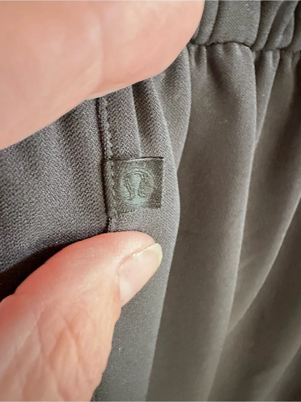 New Lululemon 14 Noir wide flowy leg black tie elastic back waist cropped pant